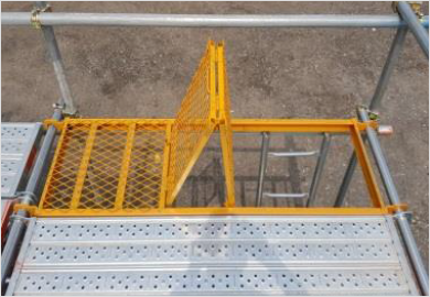 비계 접이식 해치 발판